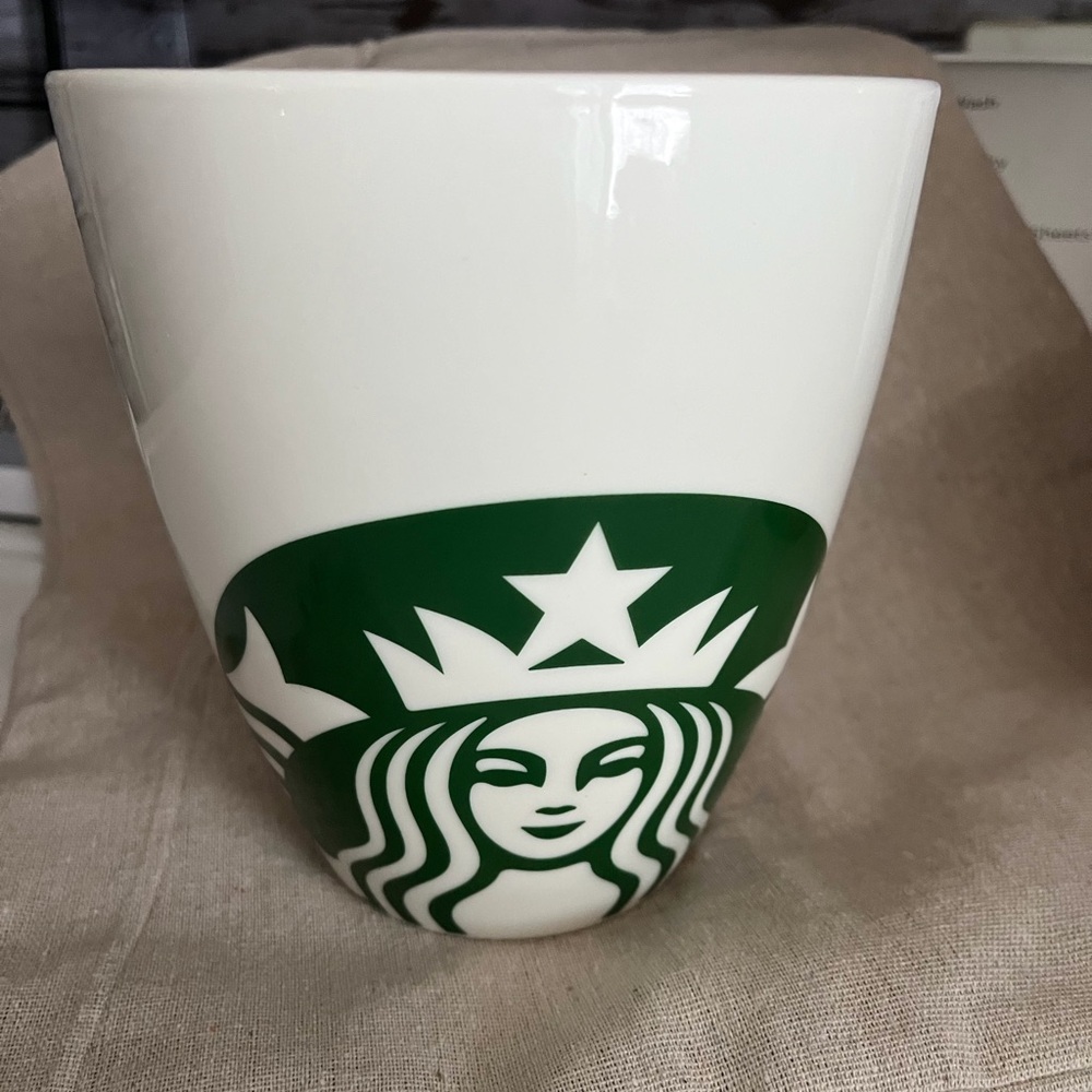 BIG … 45 oz Starbucks White & Green Ceramic Mug with Iconic Siren Logo